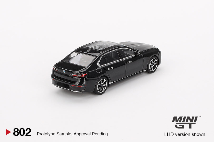 BMW i7 xDrive60 – Black Sapphire – MiniGT