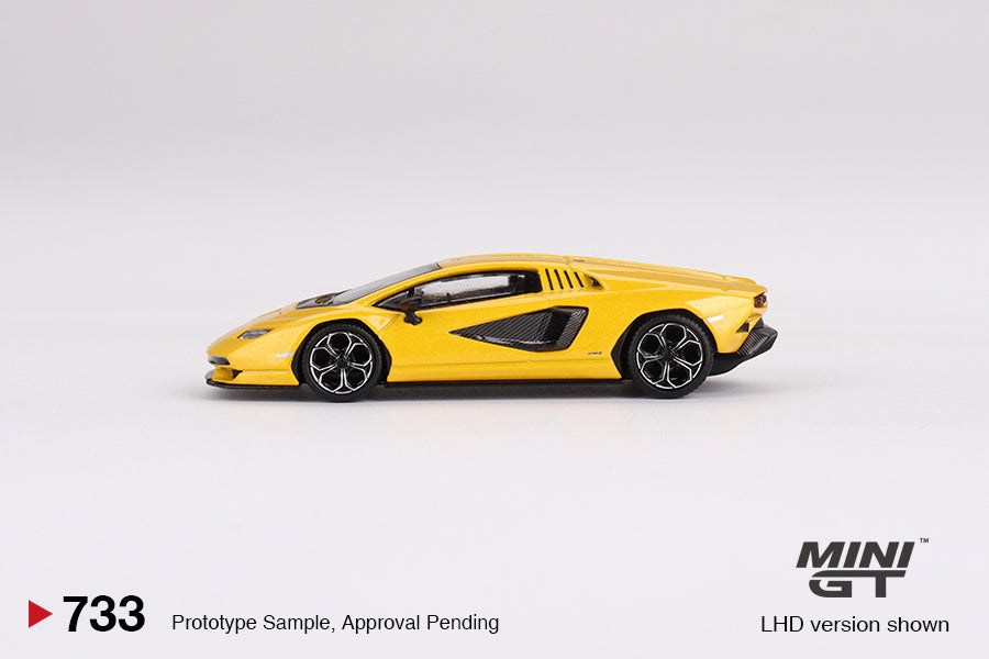 Lamborghini Countach LPI 800-4 – New Giallo Orion – MiniGT