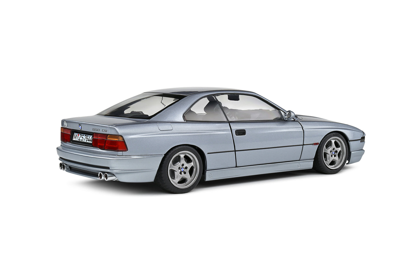 BMW 850 (E31) CSi – 1992 – Arktissilber Metallic – 1:18 – Solido
