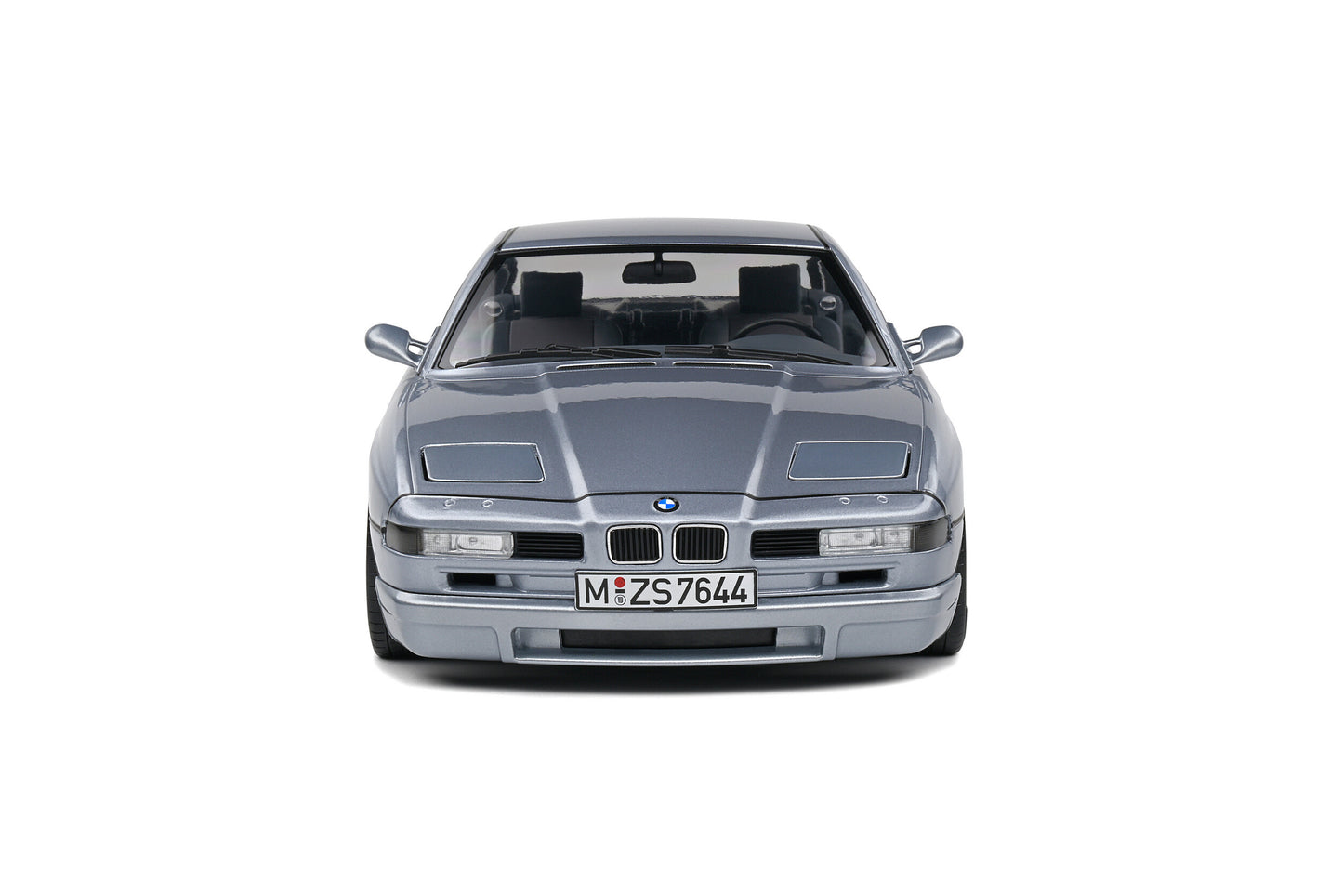 BMW 850 (E31) CSi – 1992 – Arktissilber Metallic – 1:18 – Solido