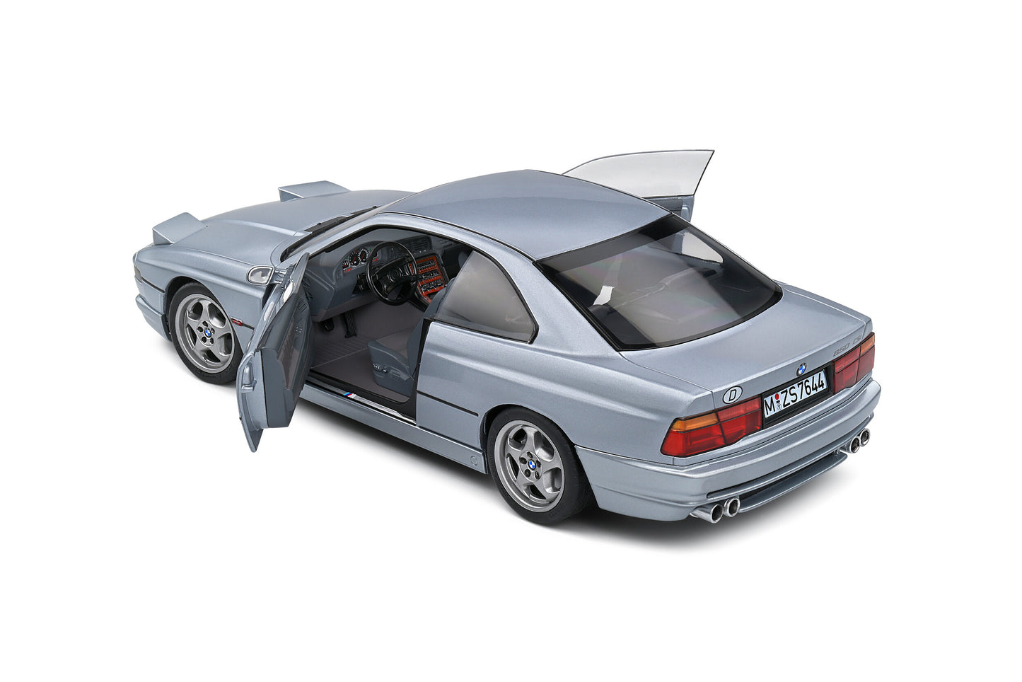 BMW 850 (E31) CSi – 1992 – Arktissilber Metallic – 1:18 – Solido