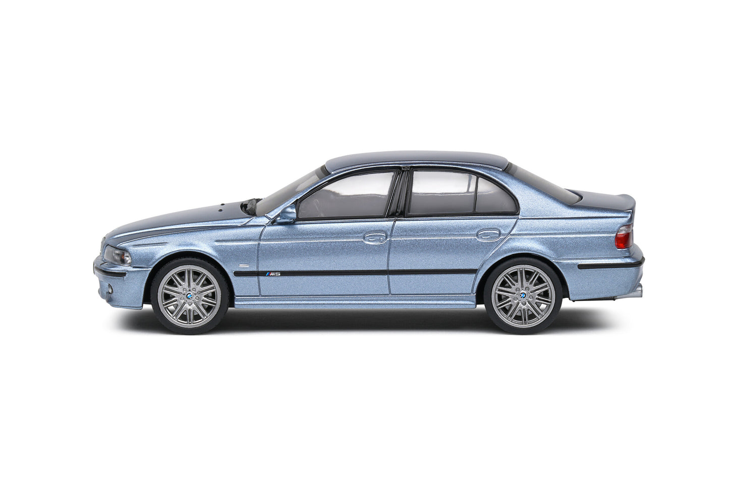 BMW M5 E39 – 2000 – Silver Water Blue – 1:43 – Solido