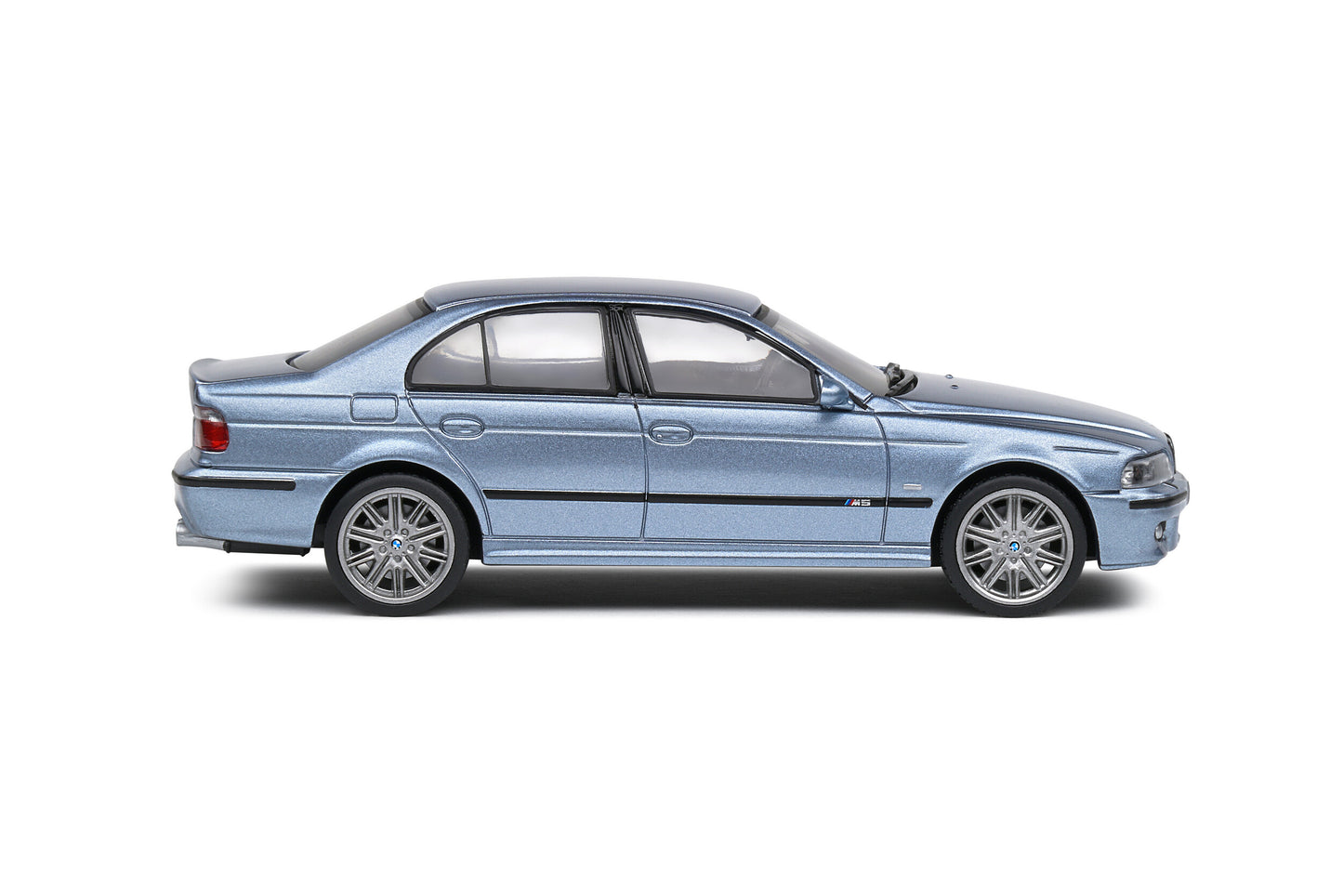BMW M5 E39 – 2000 – Silver Water Blue – 1:43 – Solido