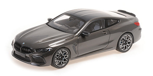 BMW M8 Coupe Grey Metallic 2020 prednji prikaz