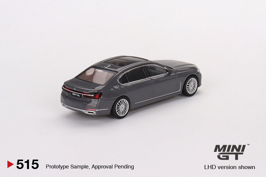 BMW 750Li xDrive Bernina Grey Amber Effect – MiniGT 1/64