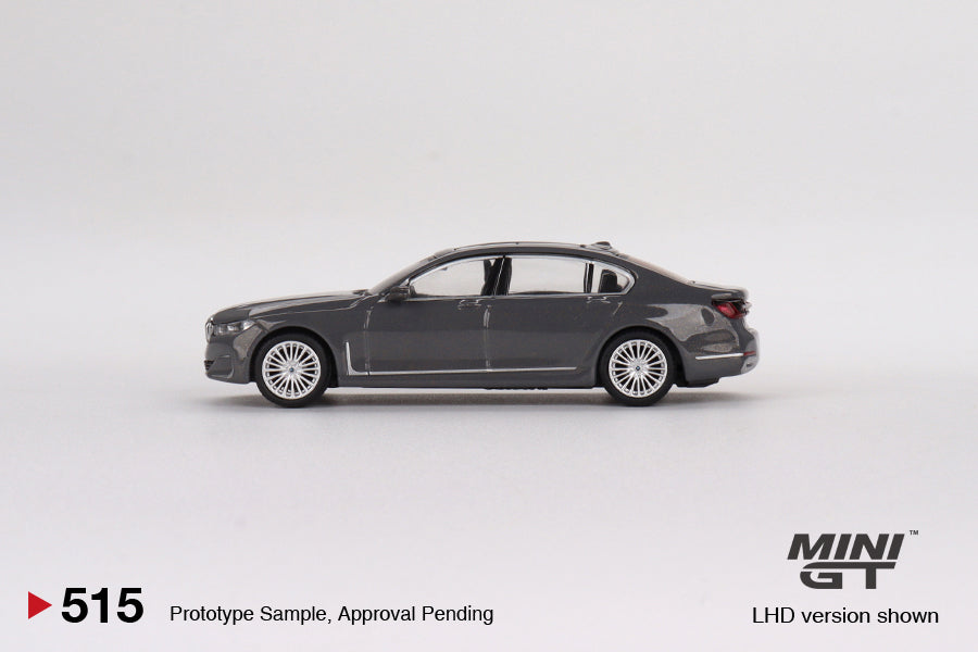 BMW 750Li xDrive Bernina Grey Amber Effect – MiniGT 1/64