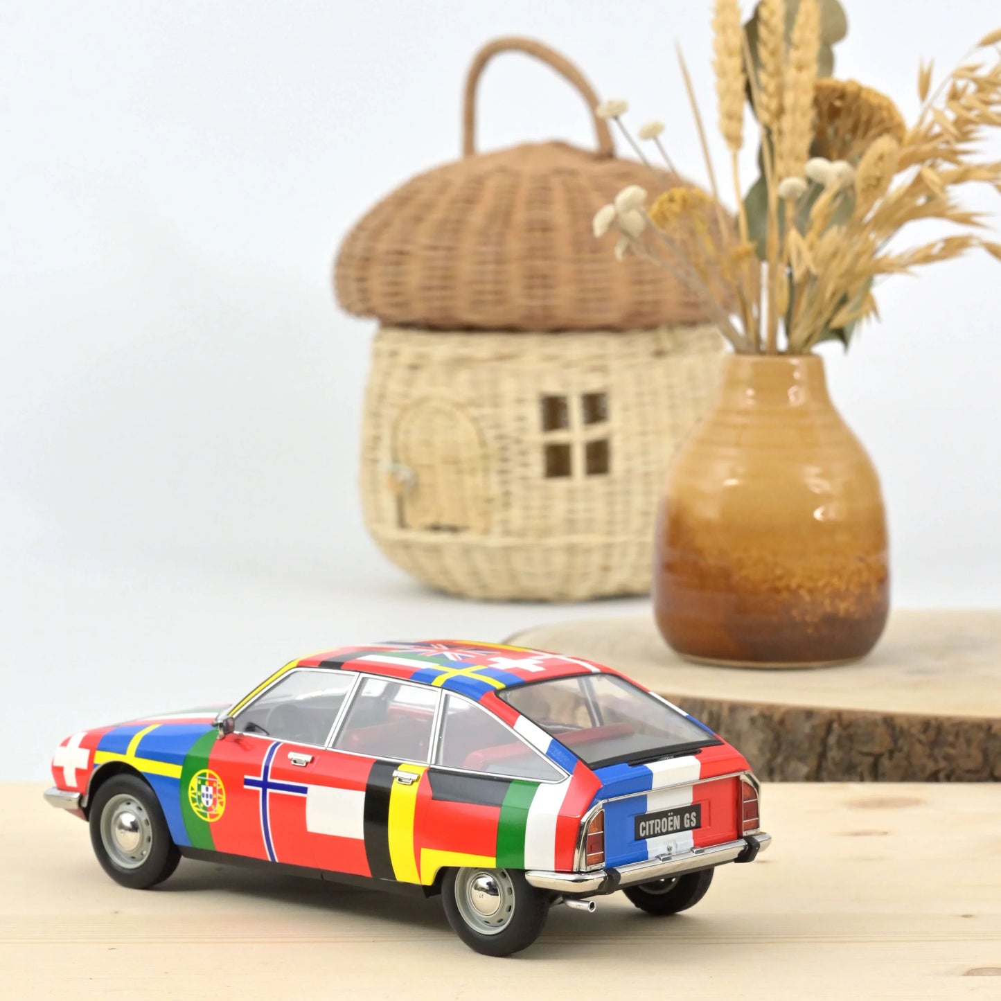 Citroën GS 1972 Flags – 2nd Release – Die‑Cast Norev