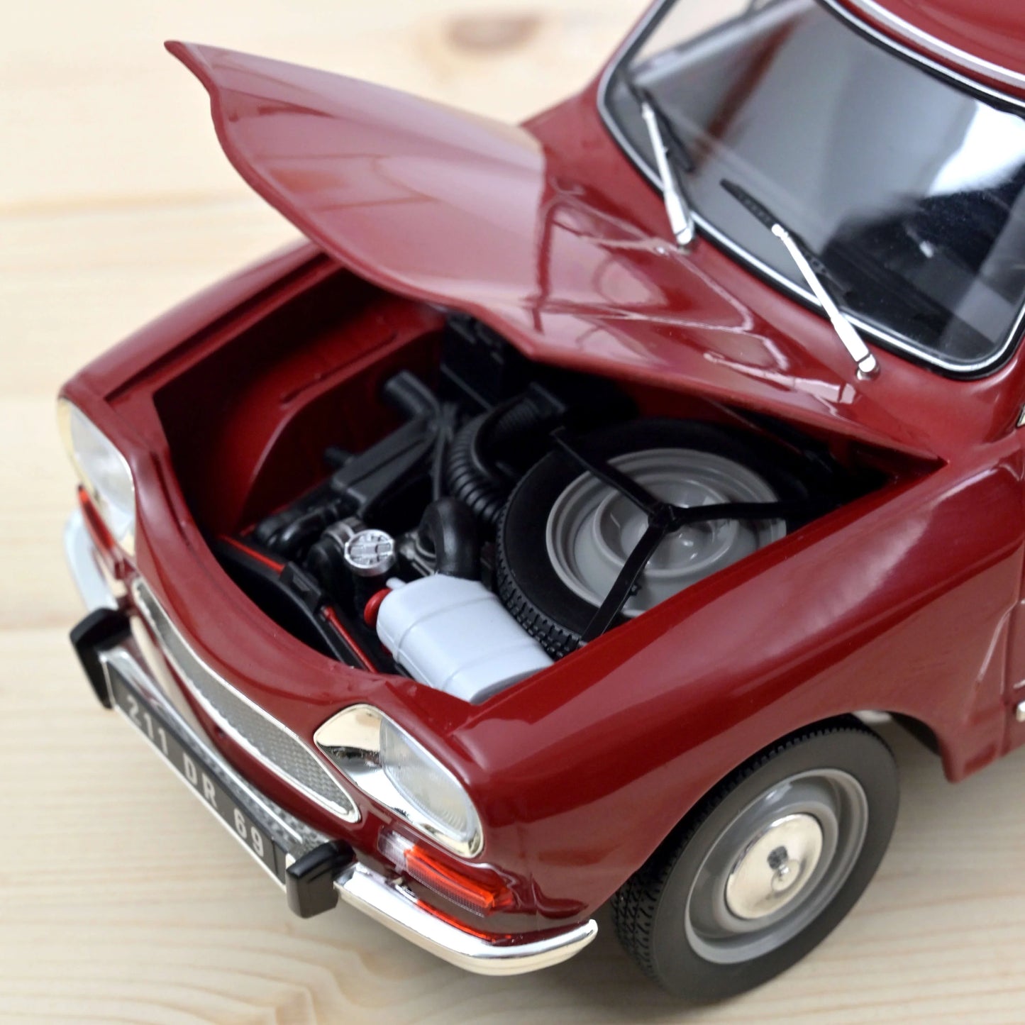 Citroën Ami 8 Club 1969 Masséna Red – Die‑Cast Norev (300 pcs)
