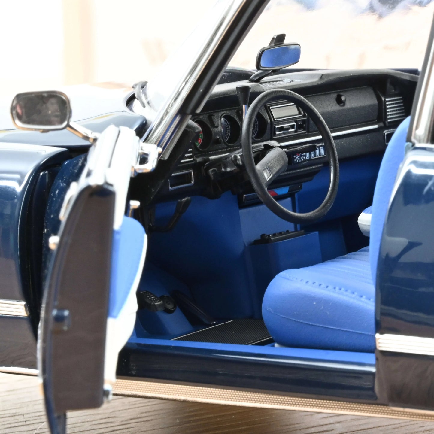 Citroën DS 23 Pallas 1974 “Orient Blue” – Die‑Cast Norev