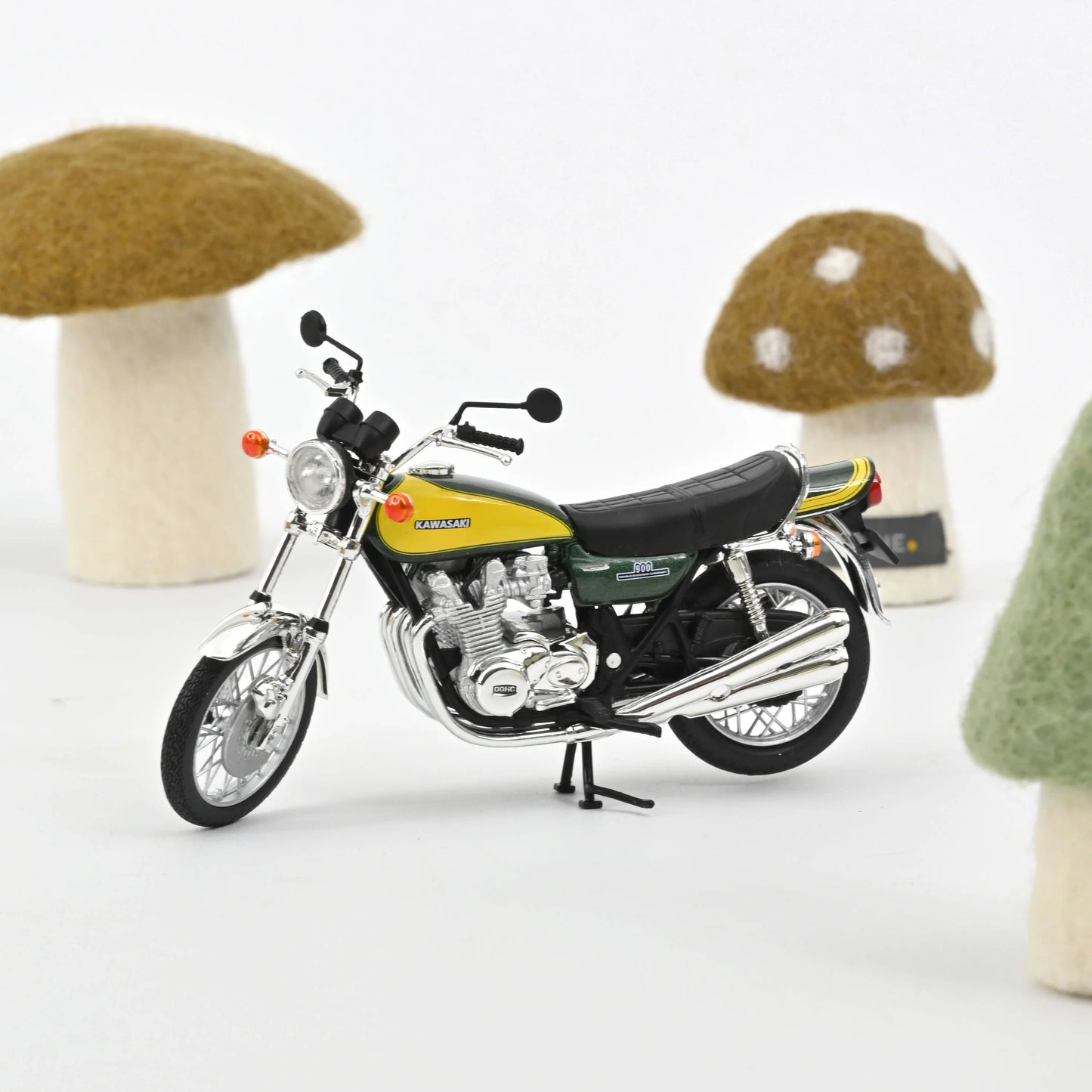Kawasaki Z900 1973 Dark Green / Yellow – Norev