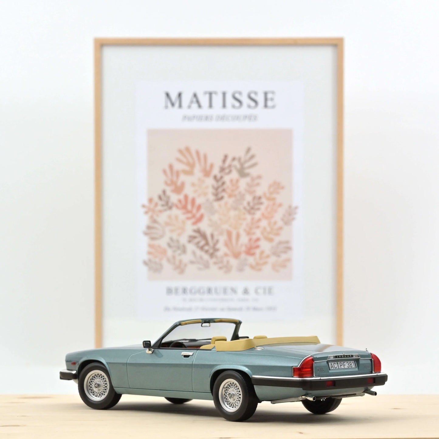 Jaguar XJ‑S 5.3 H.E. Convertible 1988 – Light Blue Metallic – Norev