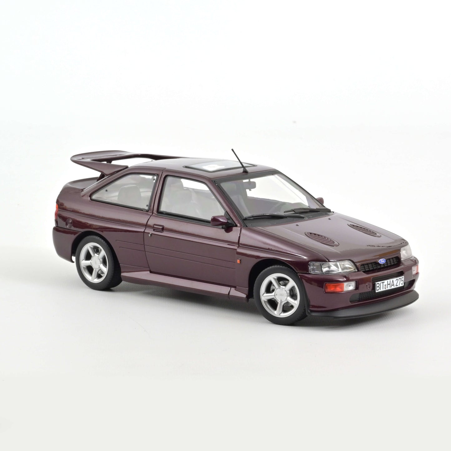Ford Escort RS Cosworth 1992 – Metallic Purple – 1:18 Norev