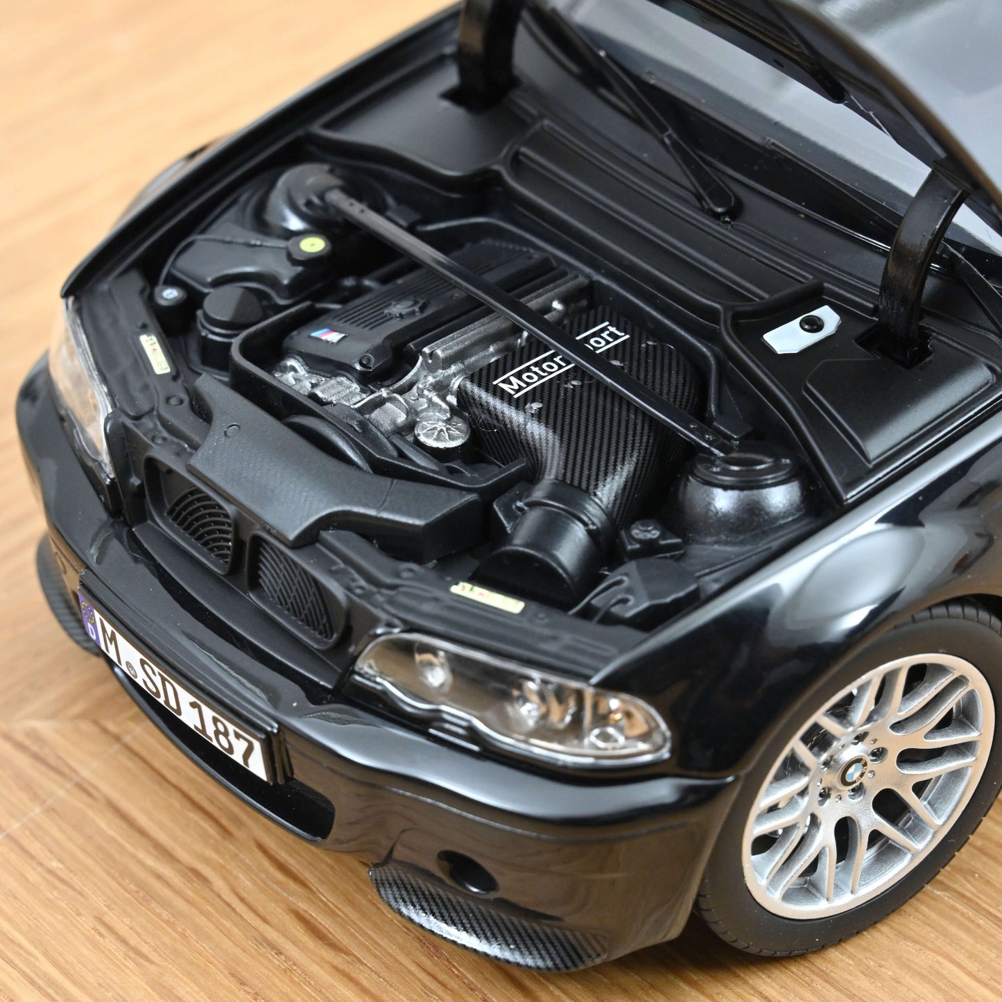 BMW M3 CSL – Sapphire Black – 2003 (1:18)