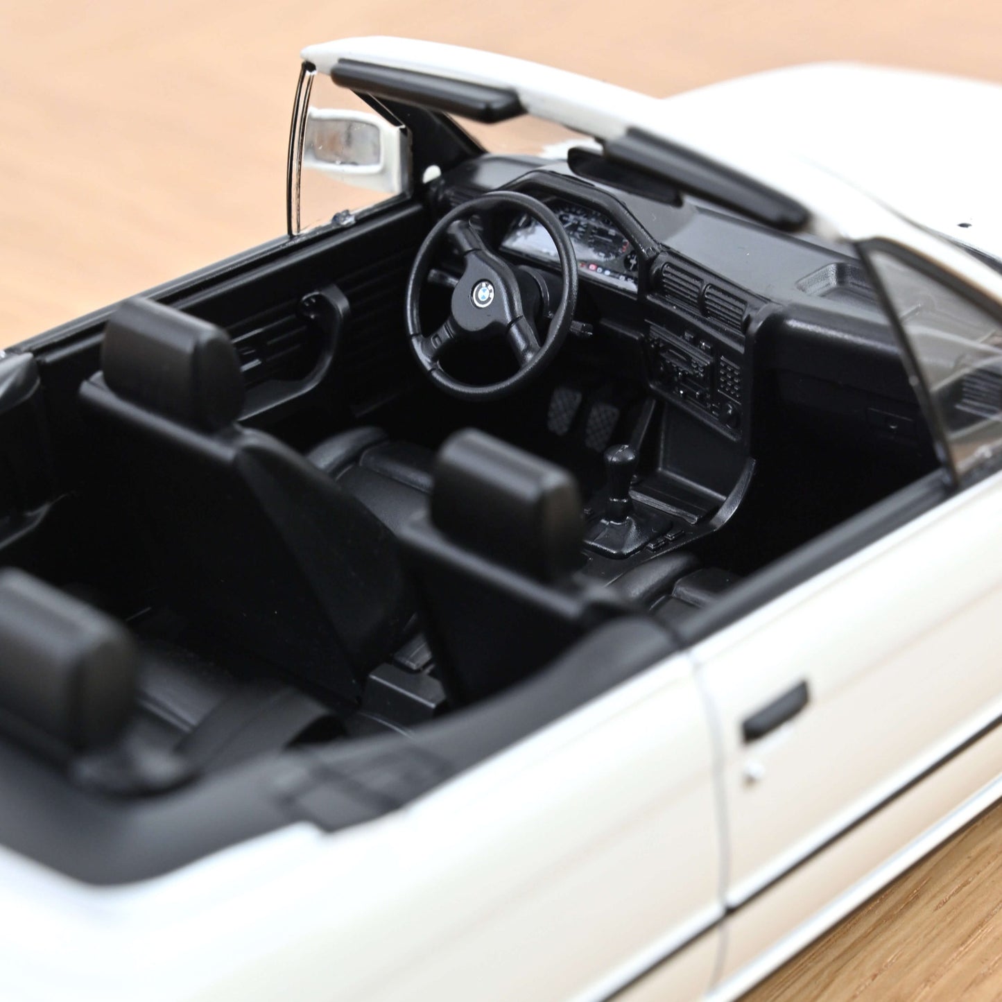 BMW 325i Cabriolet 1991 Alpine white