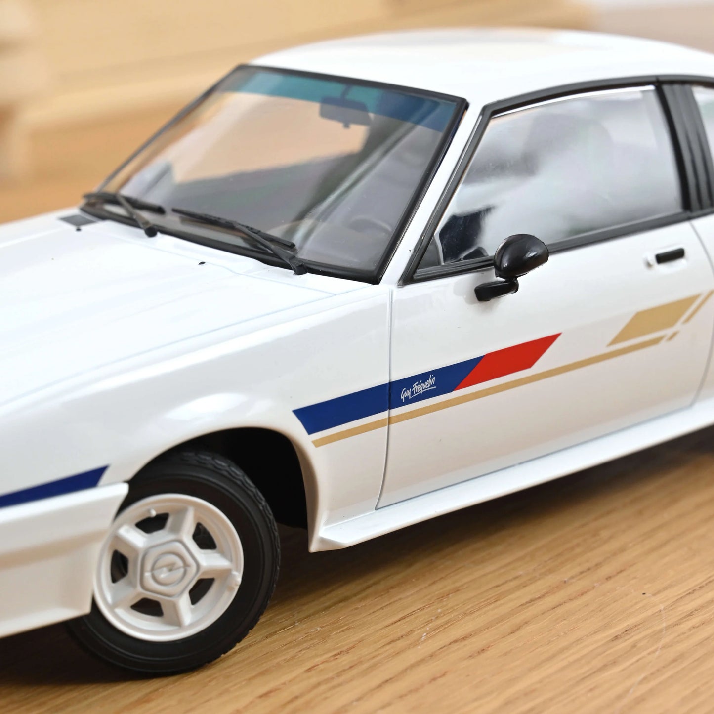 Opel Manta Guy Fréquelin – 1984 – White – 1:18 – Norev