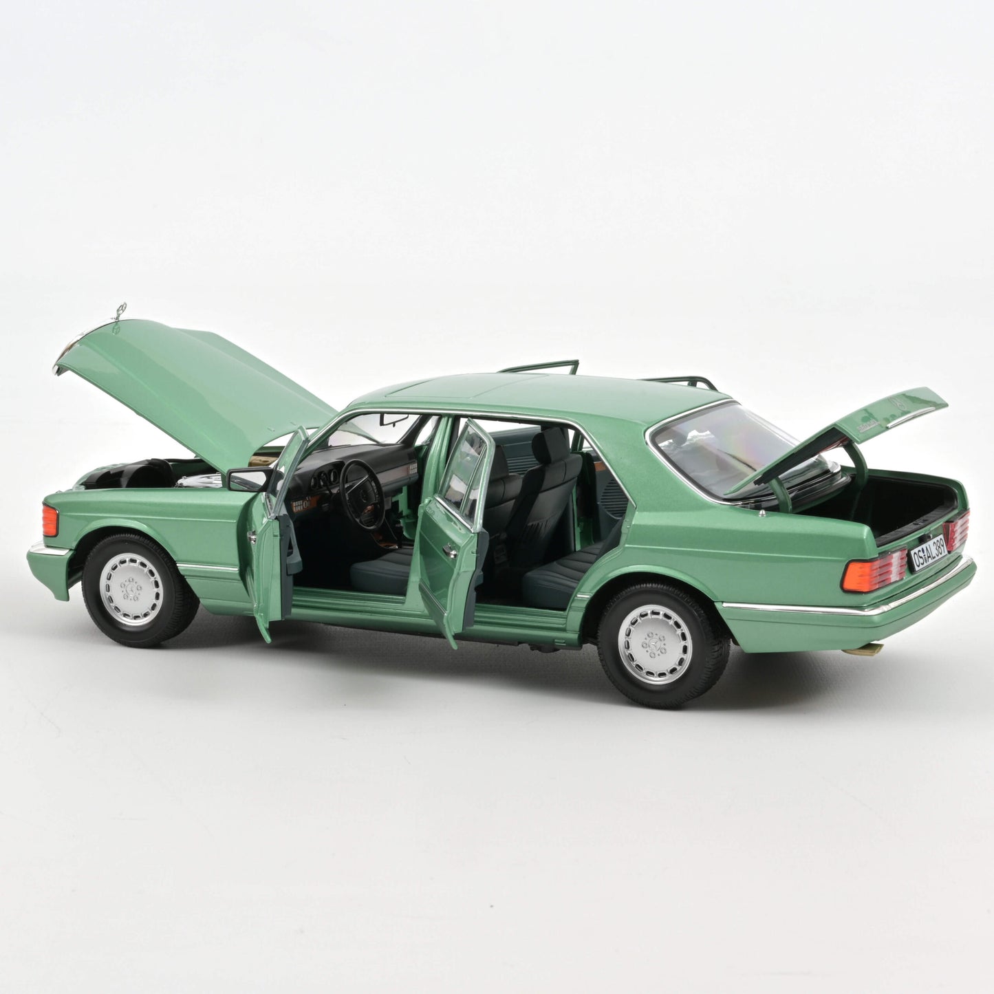 Mercedes-Benz 560 SEL (W126) 1991 – Light Green Metallic – Norev