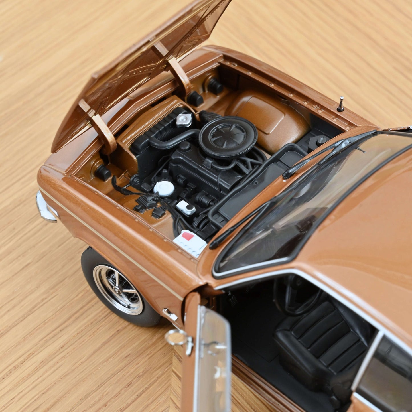 Opel Manta A 1970 – Bronce Metallic – Norev