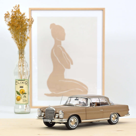 Mercedes‑Benz 250 SE Coupé 1969 Or métallisé – Die‑Cast Norev