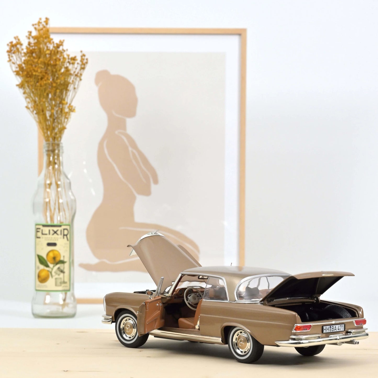 Mercedes‑Benz 250 SE Coupé 1969 Or métallisé – Die‑Cast Norev