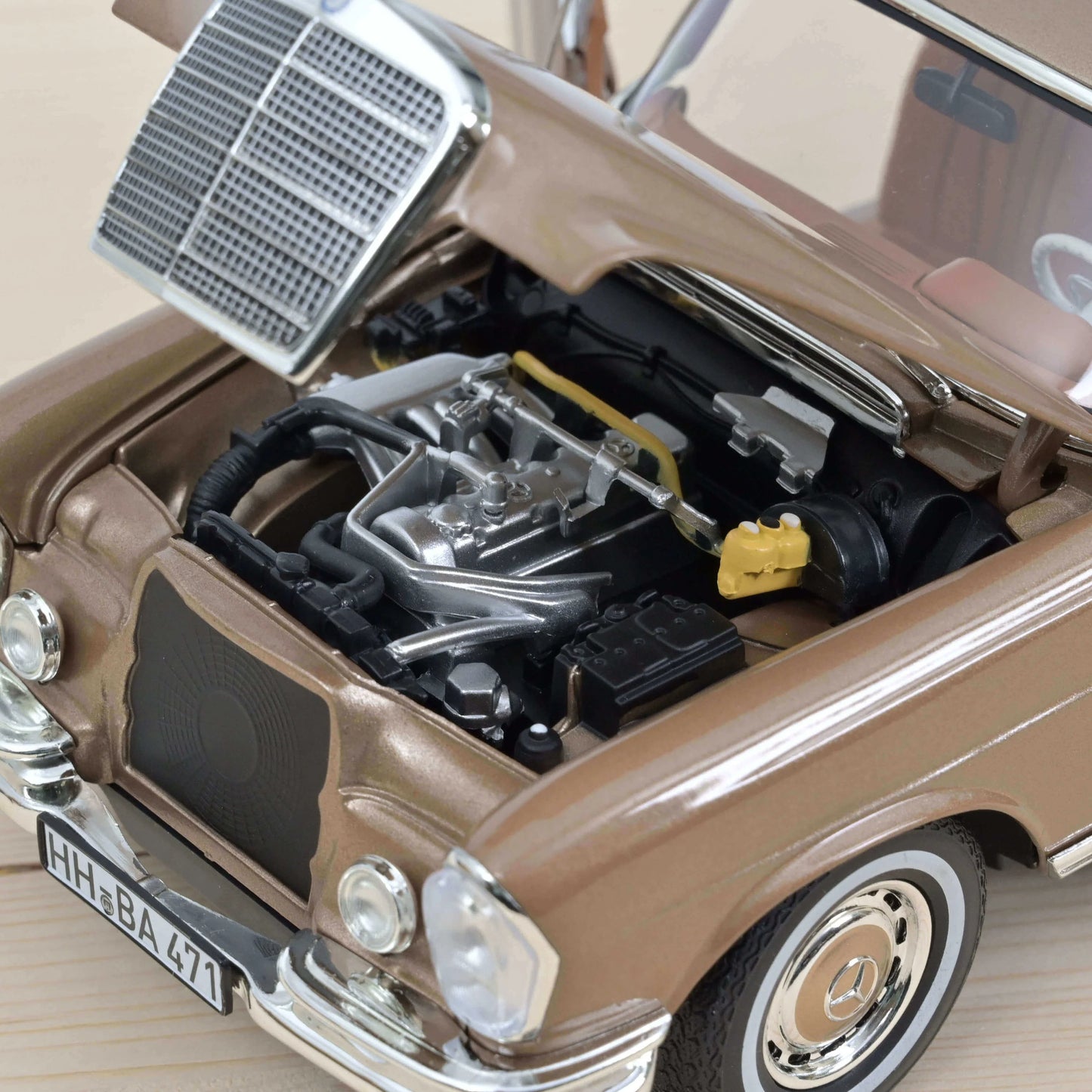 Mercedes‑Benz 250 SE Coupé 1969 Or métallisé – Die‑Cast Norev