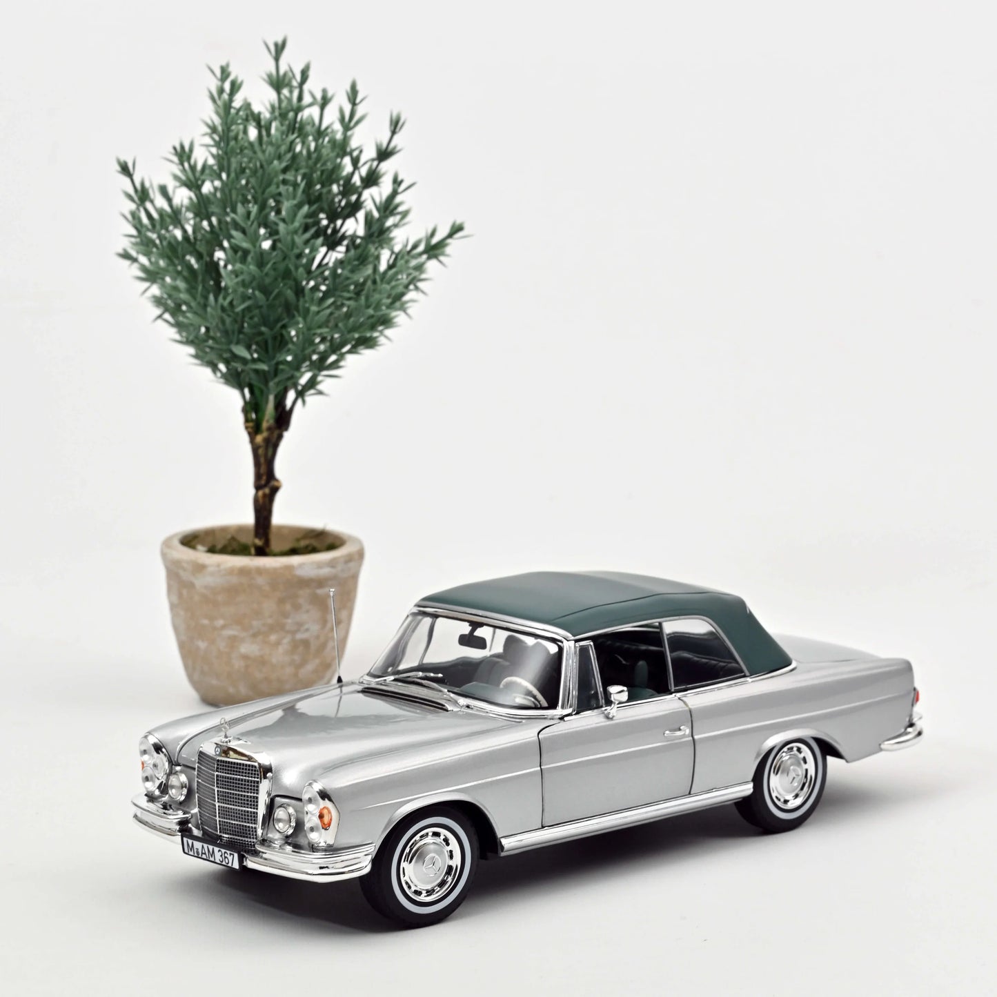 Mercedes‑Benz 280 SE Cabriolet 1969 Silver Metallic – Die‑Cast Norev