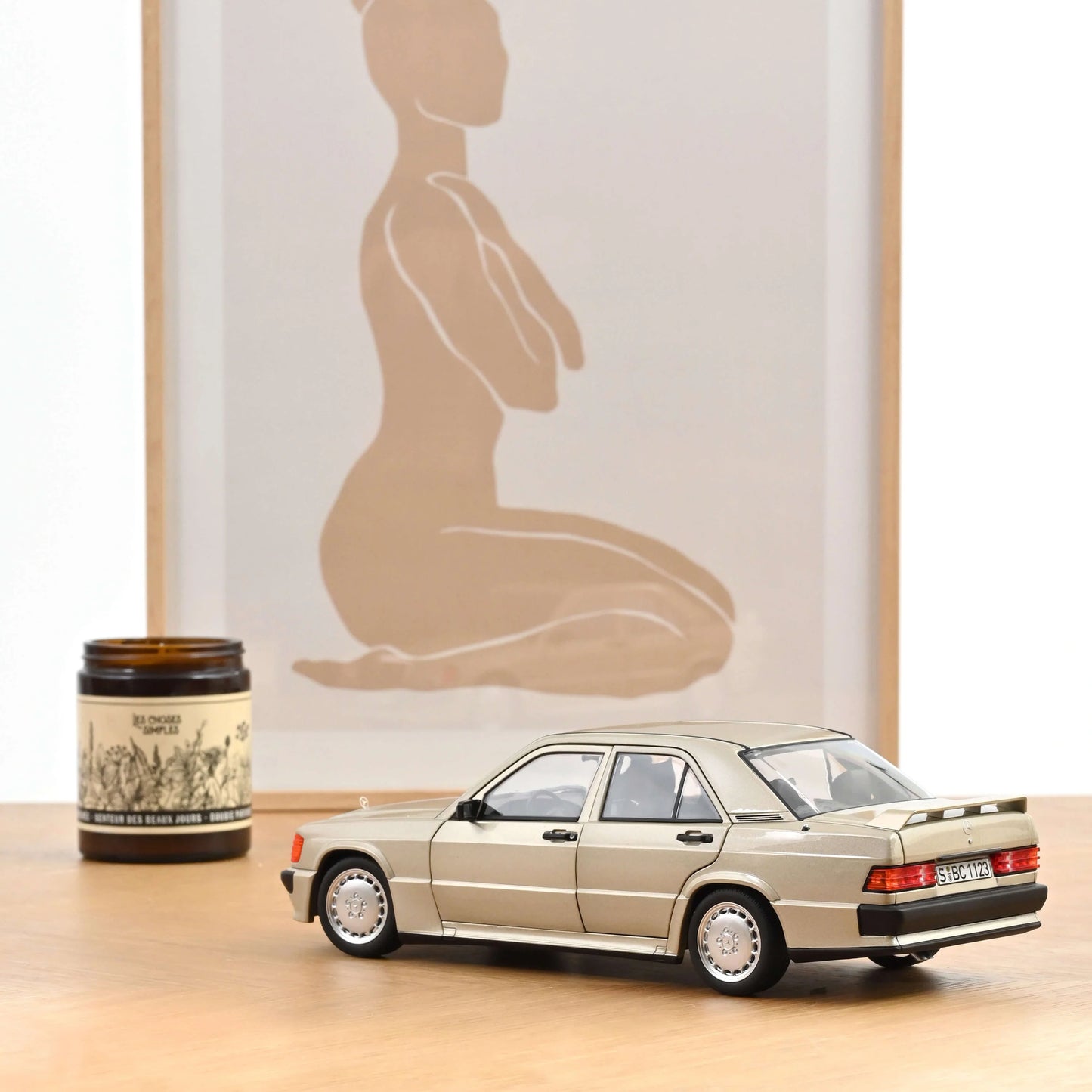 Mercedes-Benz 190 E 2.3-16 – 1984 – Smoke Argent Métallisé – 1:18 – Norev
