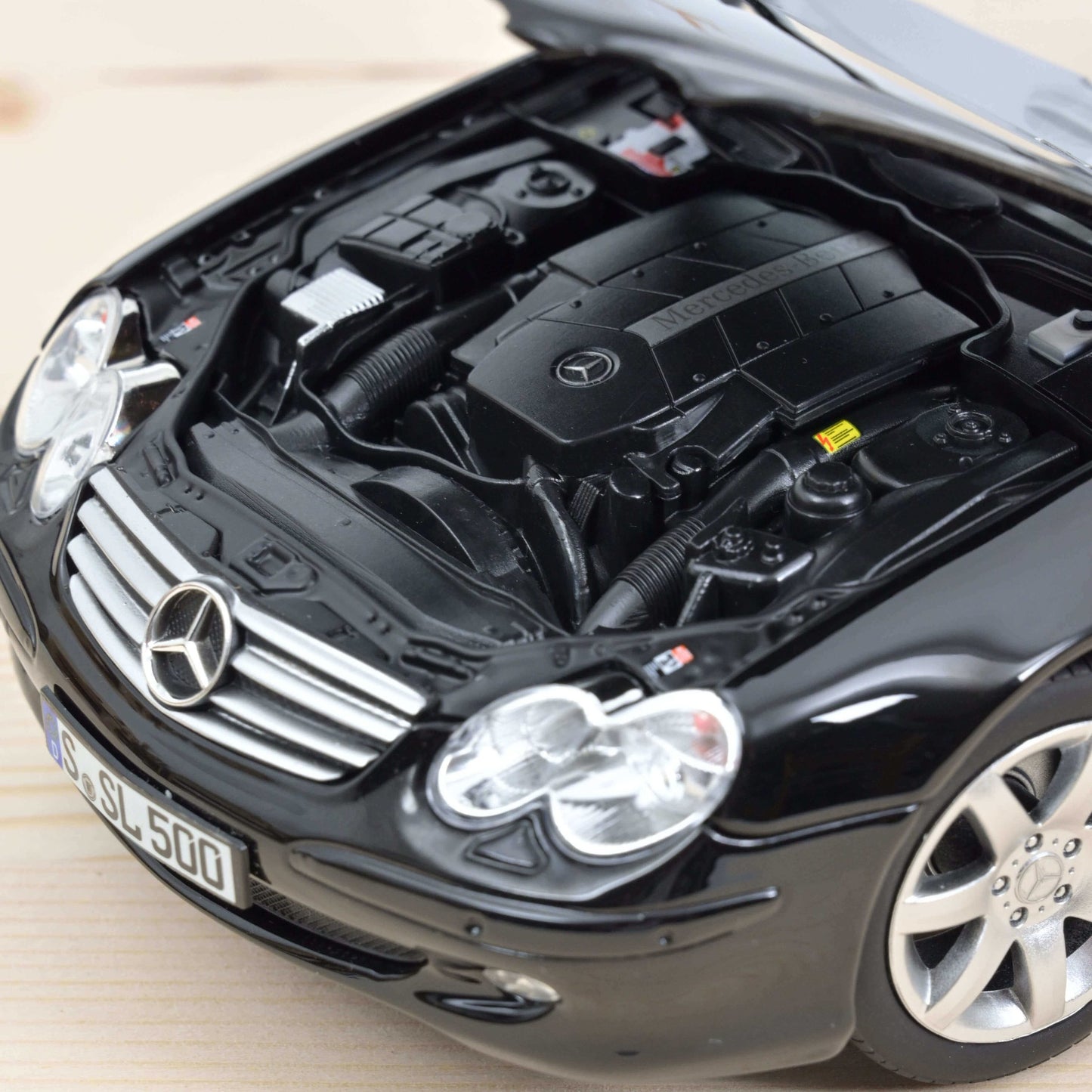 Mercedes‑Benz SL 500 (R230) 2003 – Black – Norev