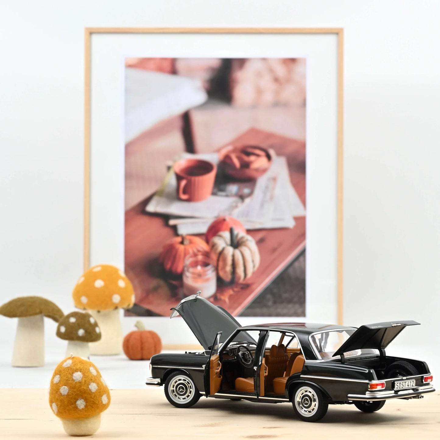 Mercedes-Benz 280 SE 1968 – Pine Green Metallic – Norev
