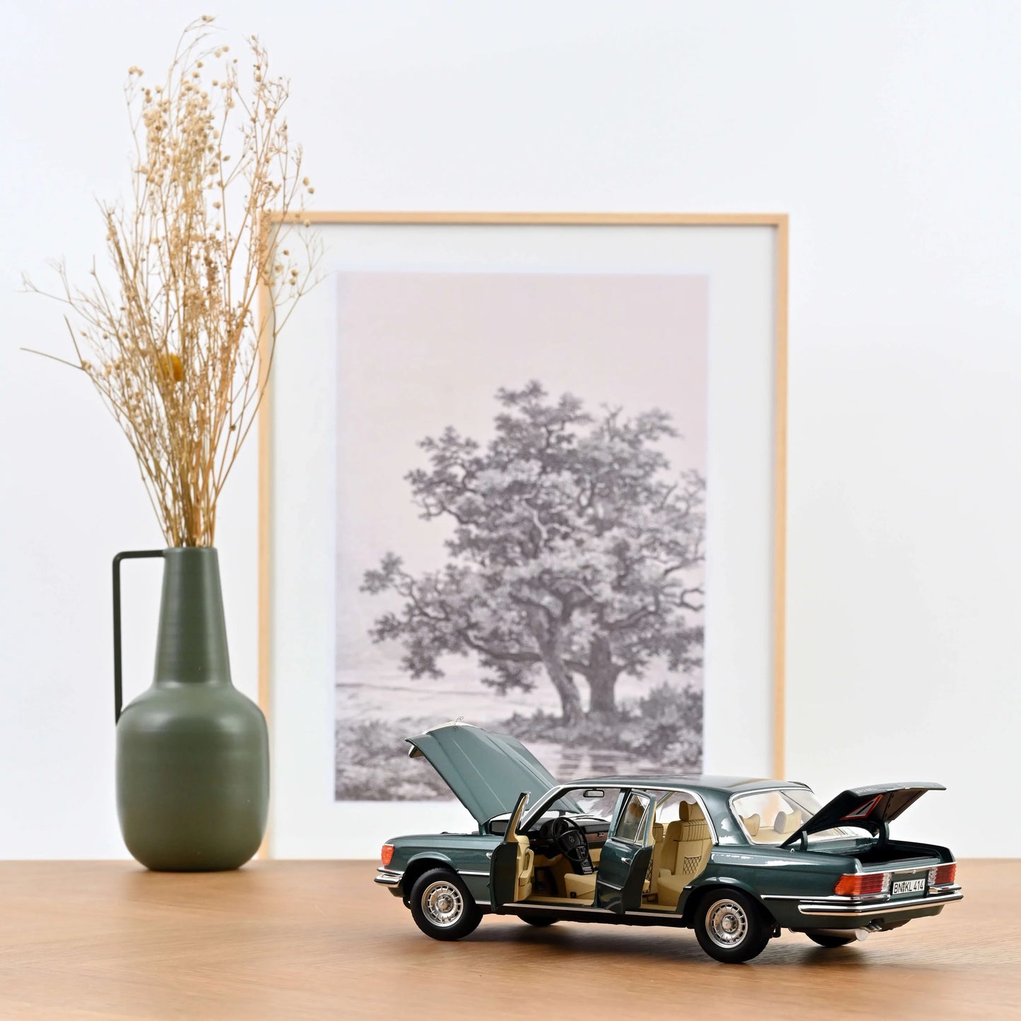 Mercedes-Benz 450 SEL 6.9 1979 – Petrol – Norev