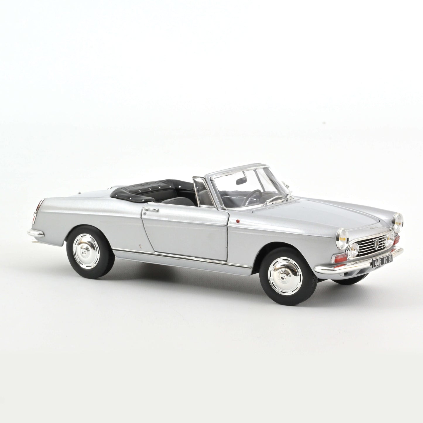 Peugeot 404 Cabriolet 1967 – Silver Metallic – Norev