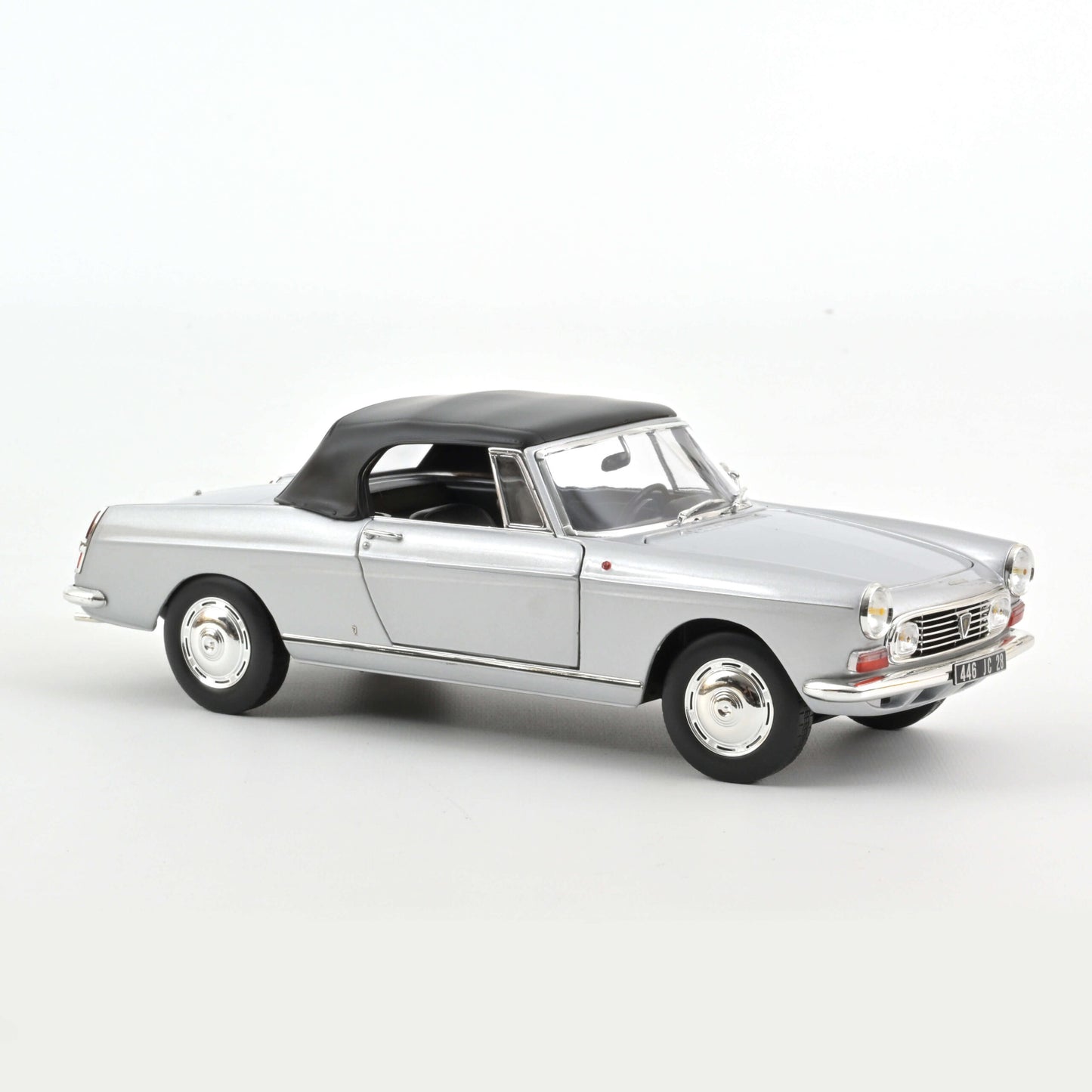 Peugeot 404 Cabriolet 1967 – Silver Metallic – Norev