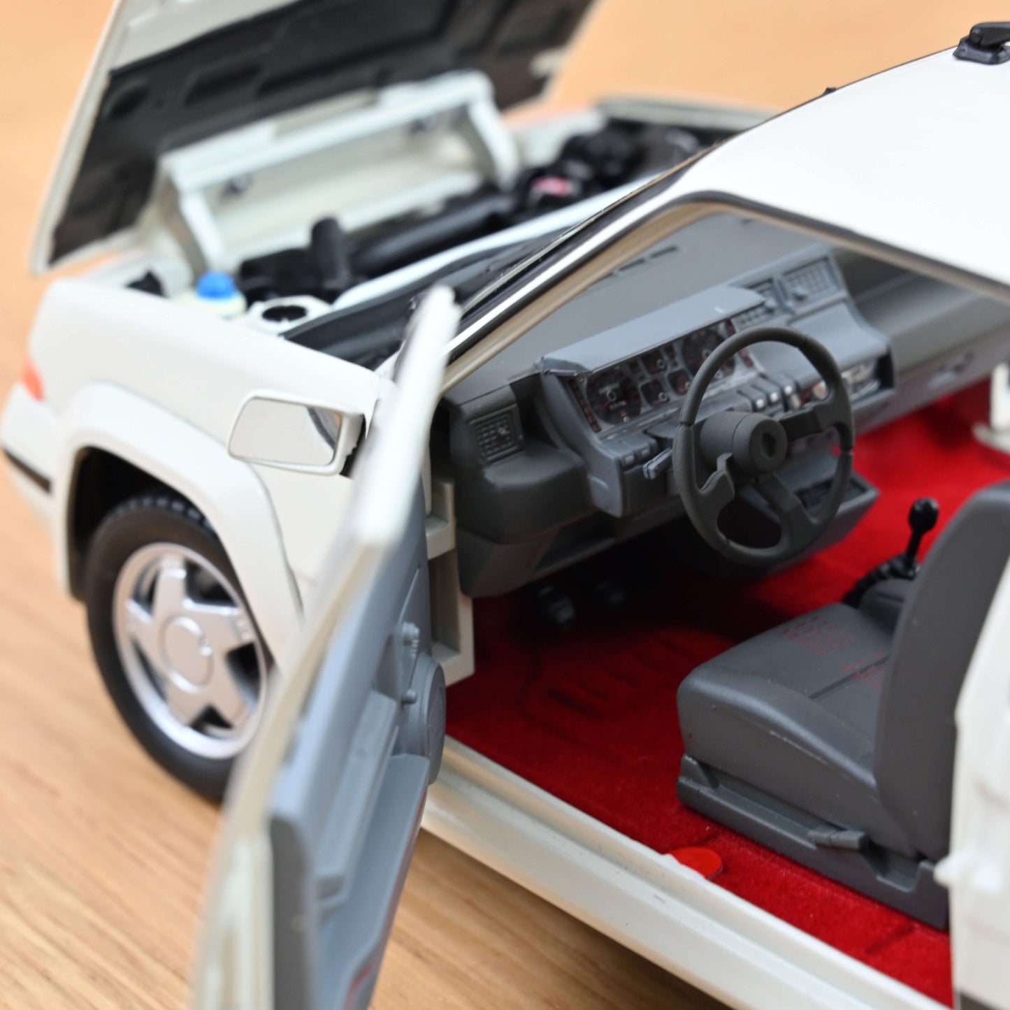 Renault Supercinq GT Turbo Phase II 1989 – Panda White – Norev
