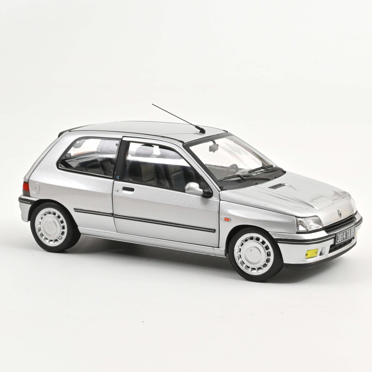 Renault Clio 16S 1992 – Iceberg Grey – Norev