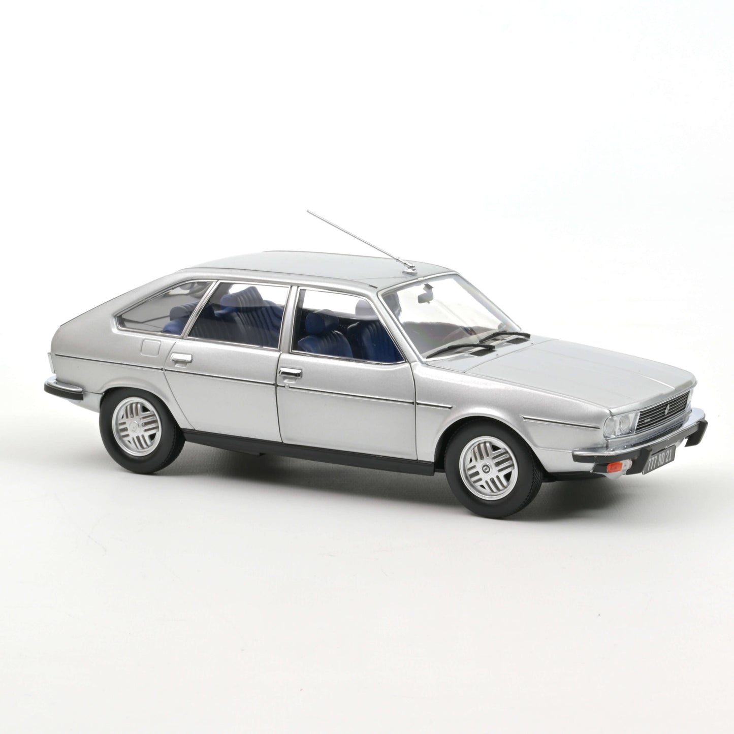 Renault 30 TX 1979 – Silver – Norev