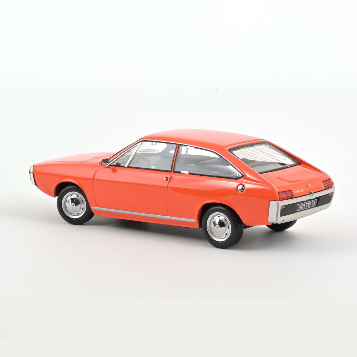 Renault 15 TL 1971 – Orange – 1:18 (Norev)