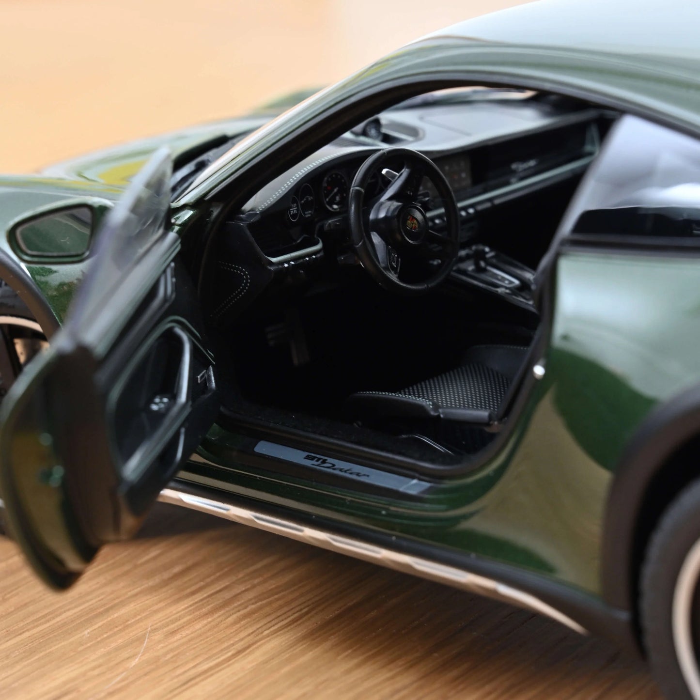Porsche 911 Dakar – 2023 – Oak Green Metallic – 1:18 – Norev