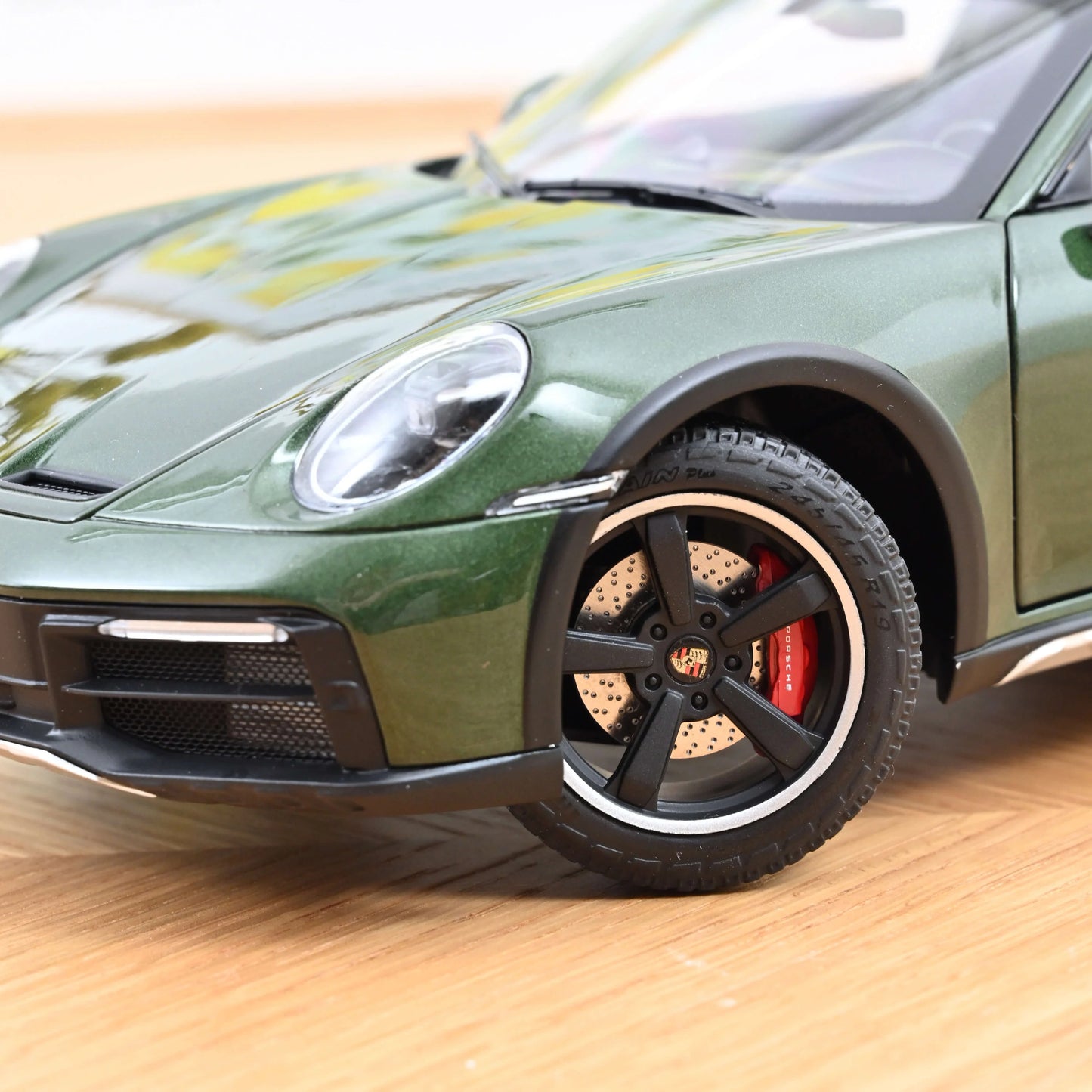 Porsche 911 Dakar – 2023 – Oak Green Metallic – 1:18 – Norev