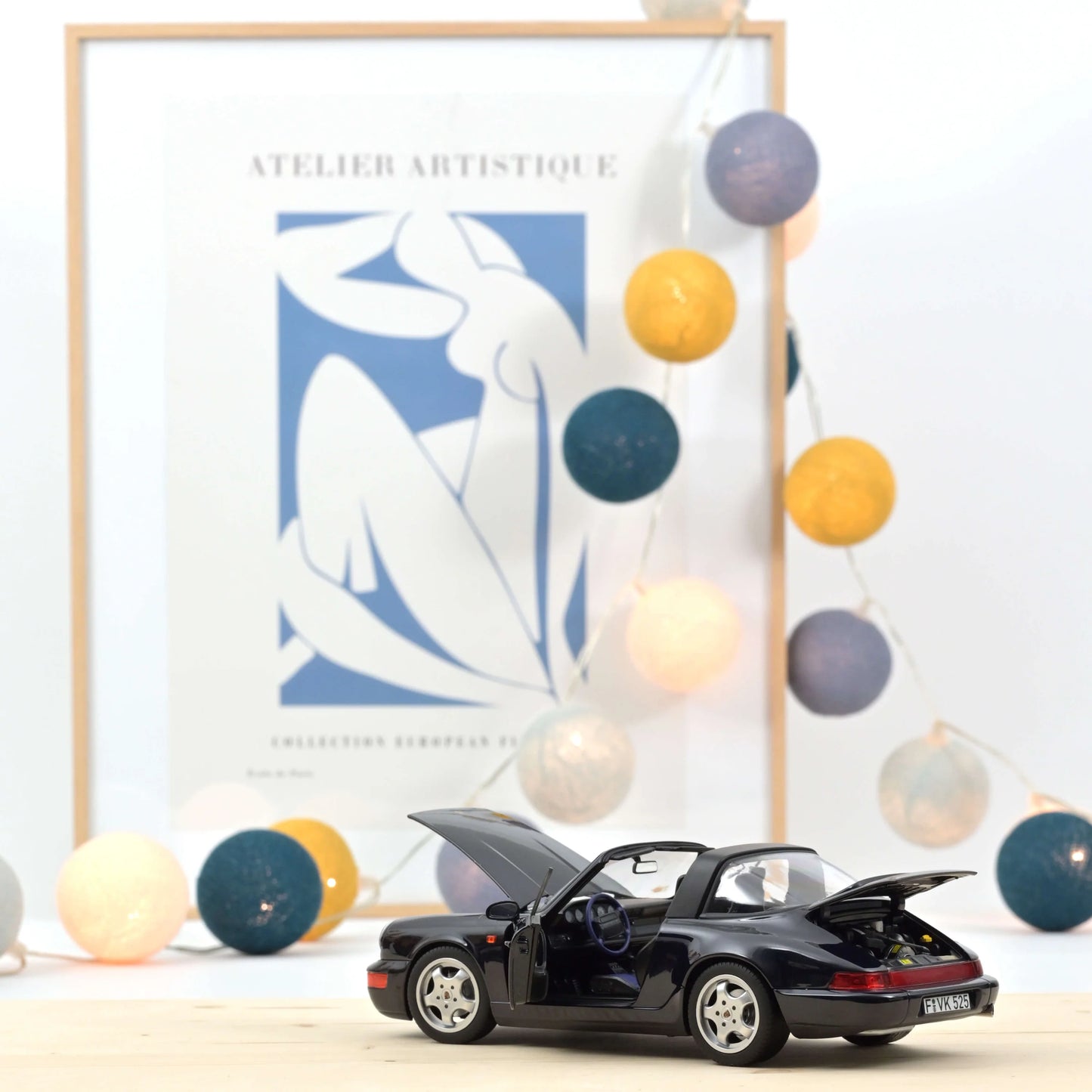 Porsche 911 Carrera 4 Targa – 1991 – Blue Metallic – 1:18 – Norev