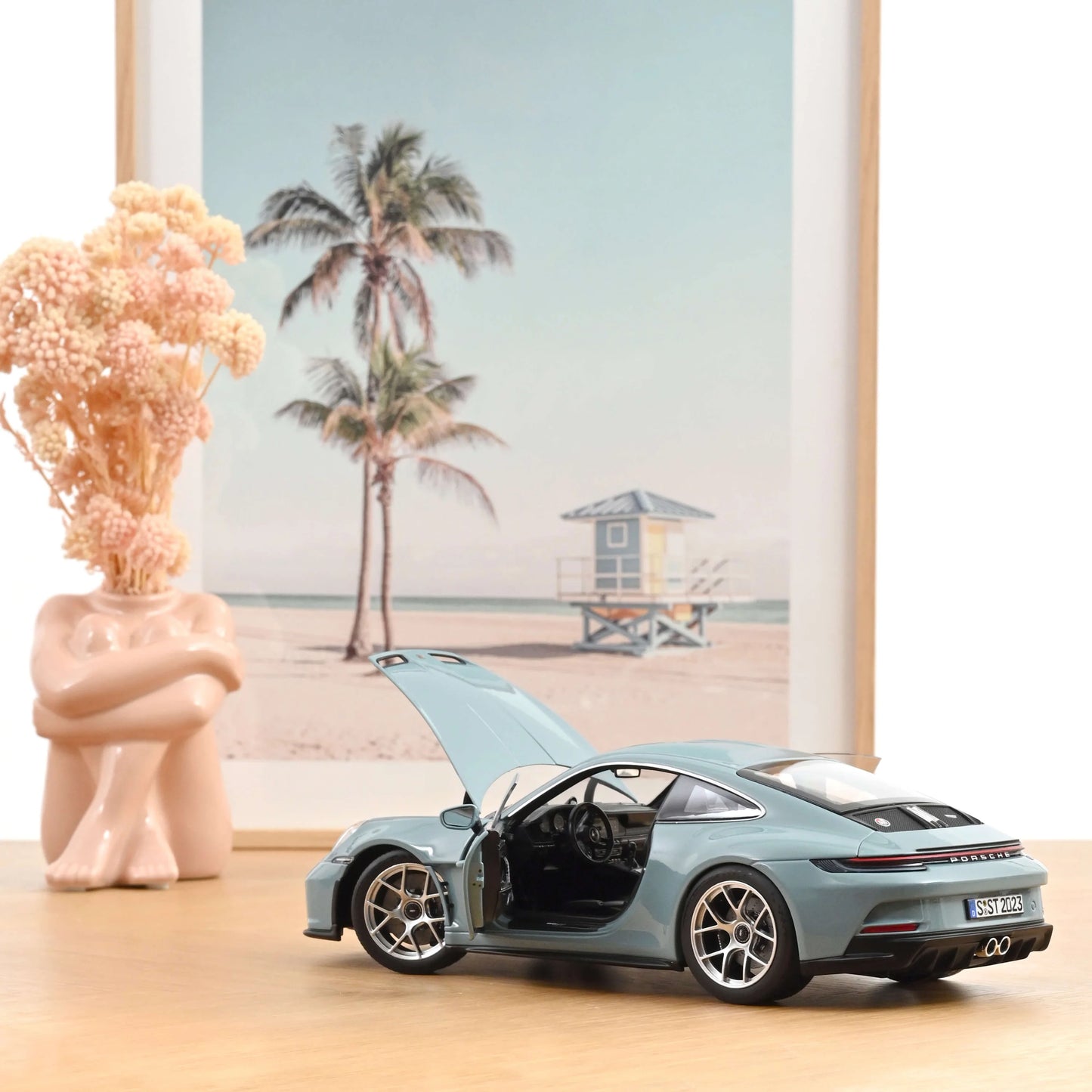 Porsche 911 S/T – 2023 – Bleu Meissen – 1:18 – Norev