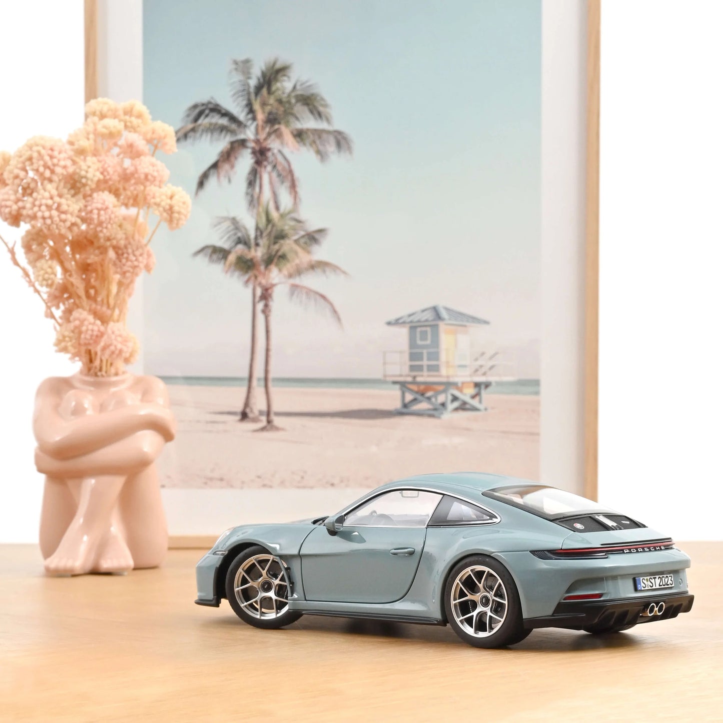 Porsche 911 S/T – 2023 – Bleu Meissen – 1:18 – Norev