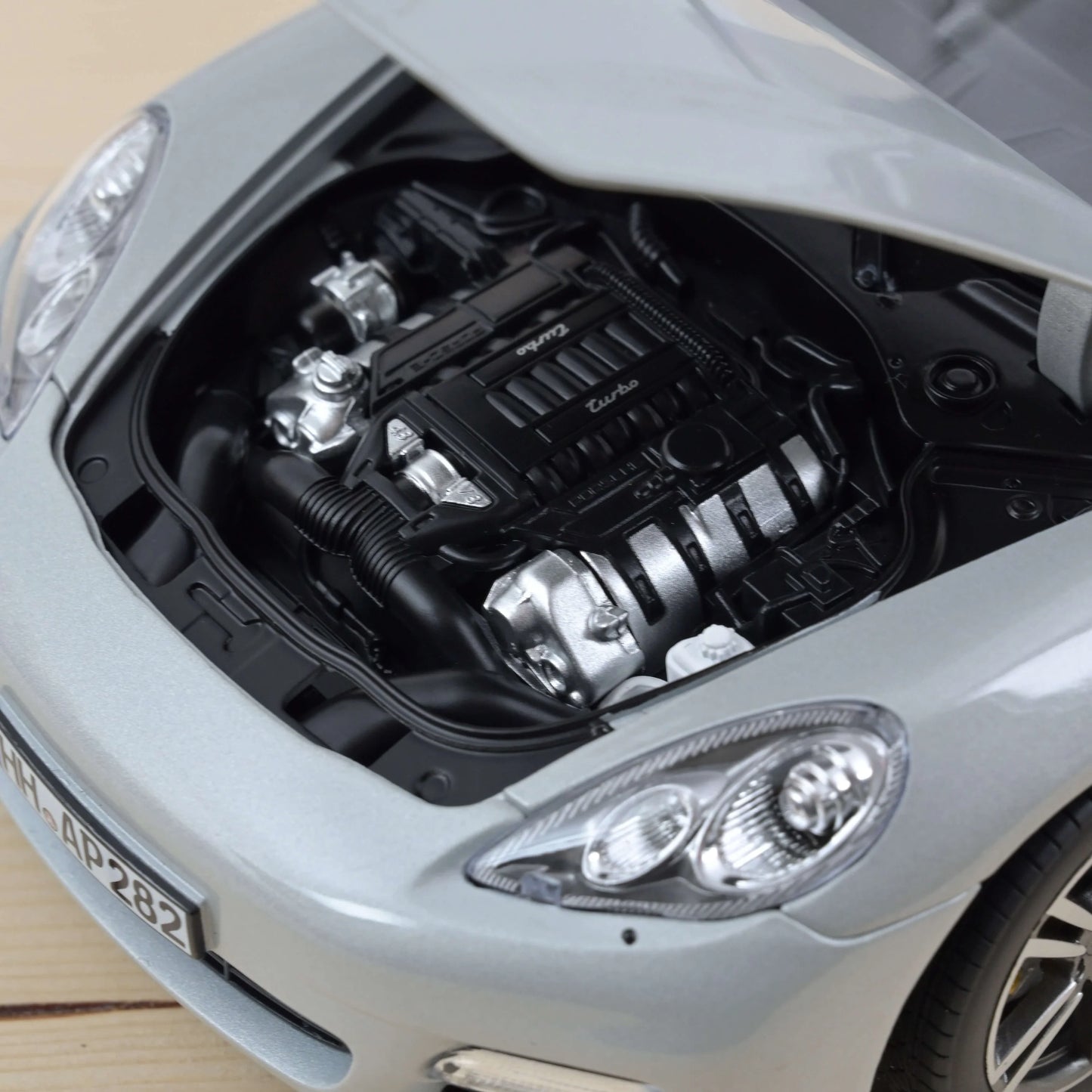 Porsche Panamera Turbo – 2009 – Silver – 1:18 – Norev
