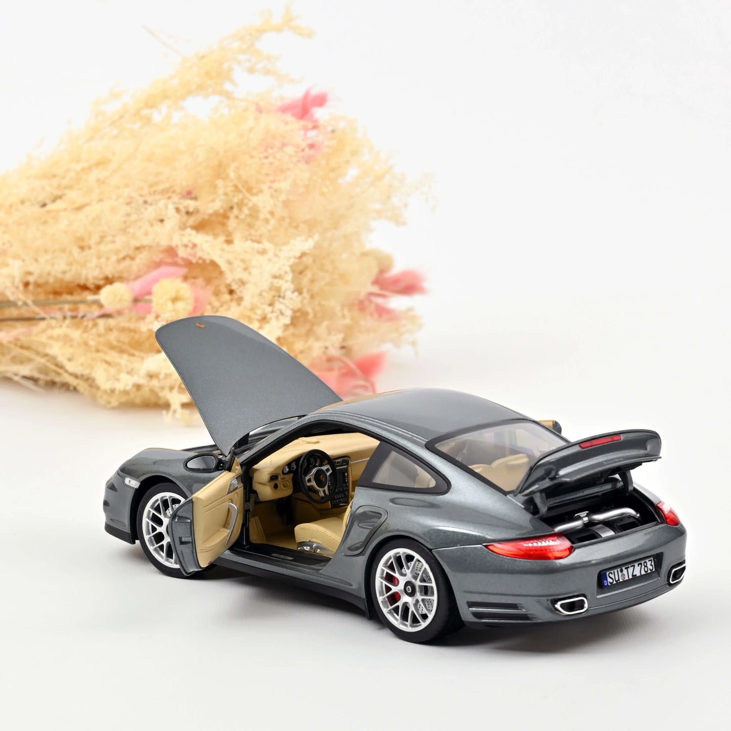 Porsche 911 Turbo 2010 Grey Metallic – 1:18 Die‑Cast Norev