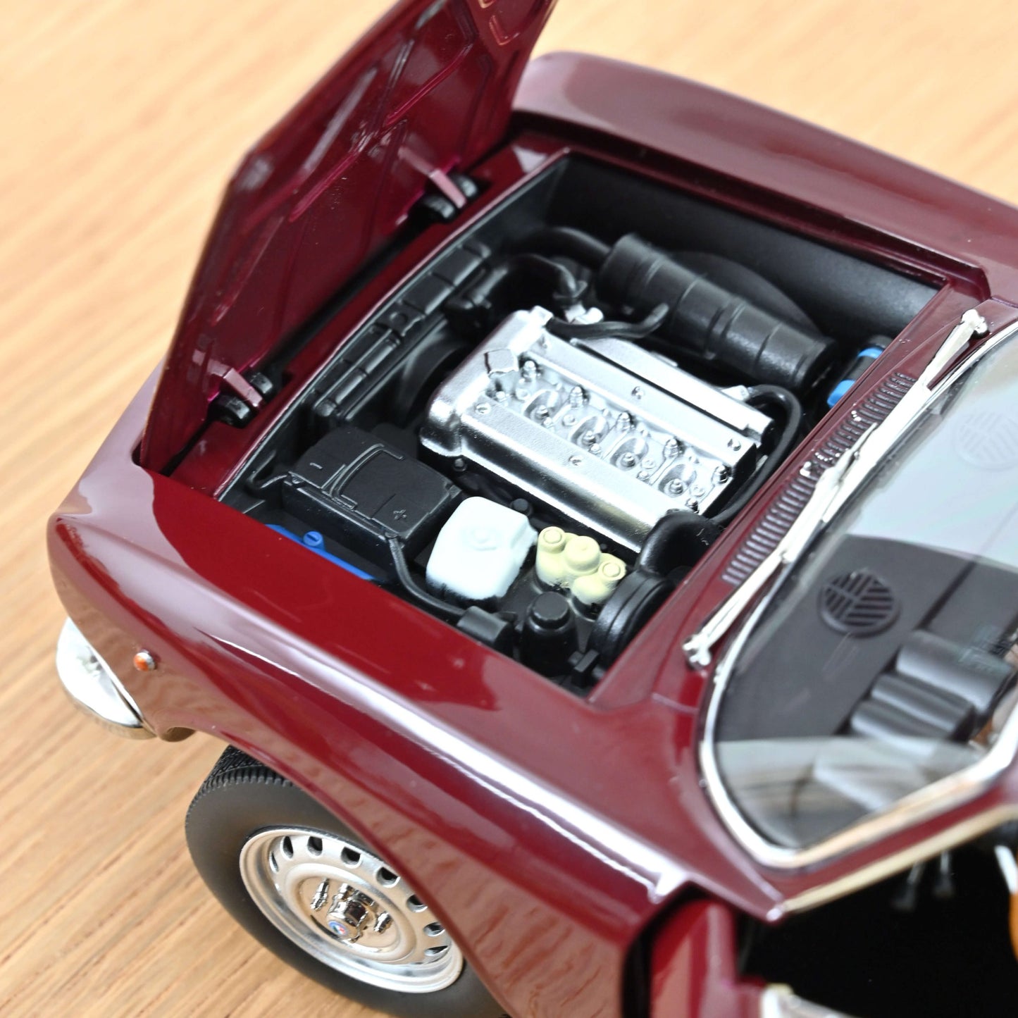 Alfa Romeo 2000 GTV 1973 Maroon / Norev