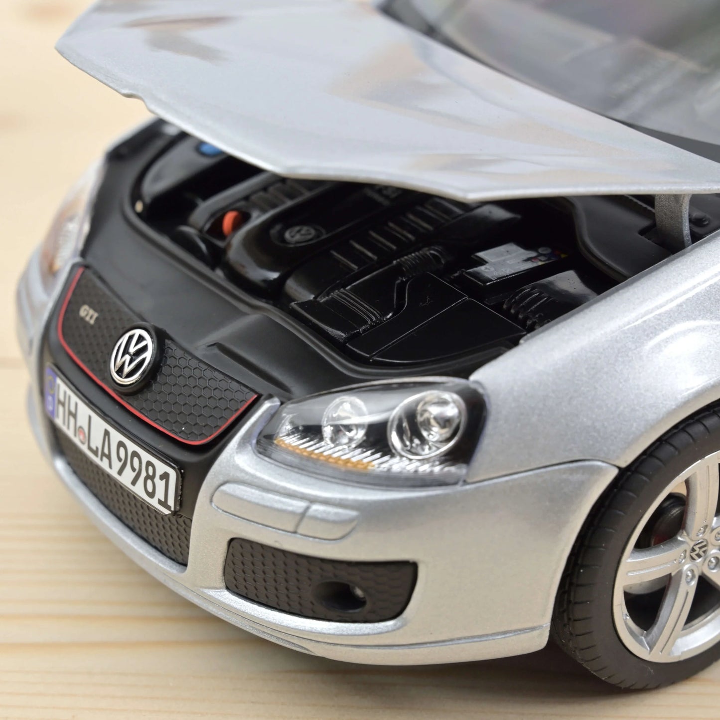 VW Golf GTI Pirelli 2007 Silver – Norev