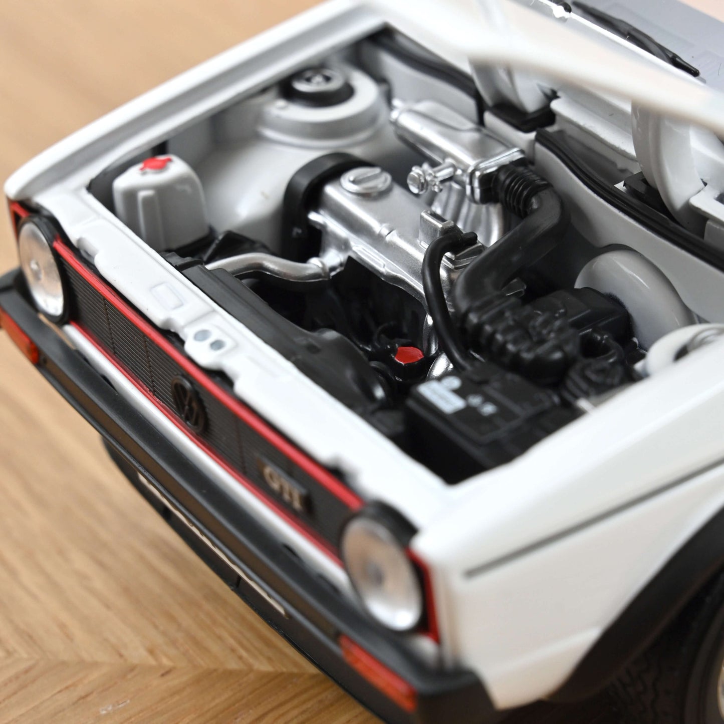 Volkswagen Golf GTI – 1976 – Alpine White – 1:18 – Norev