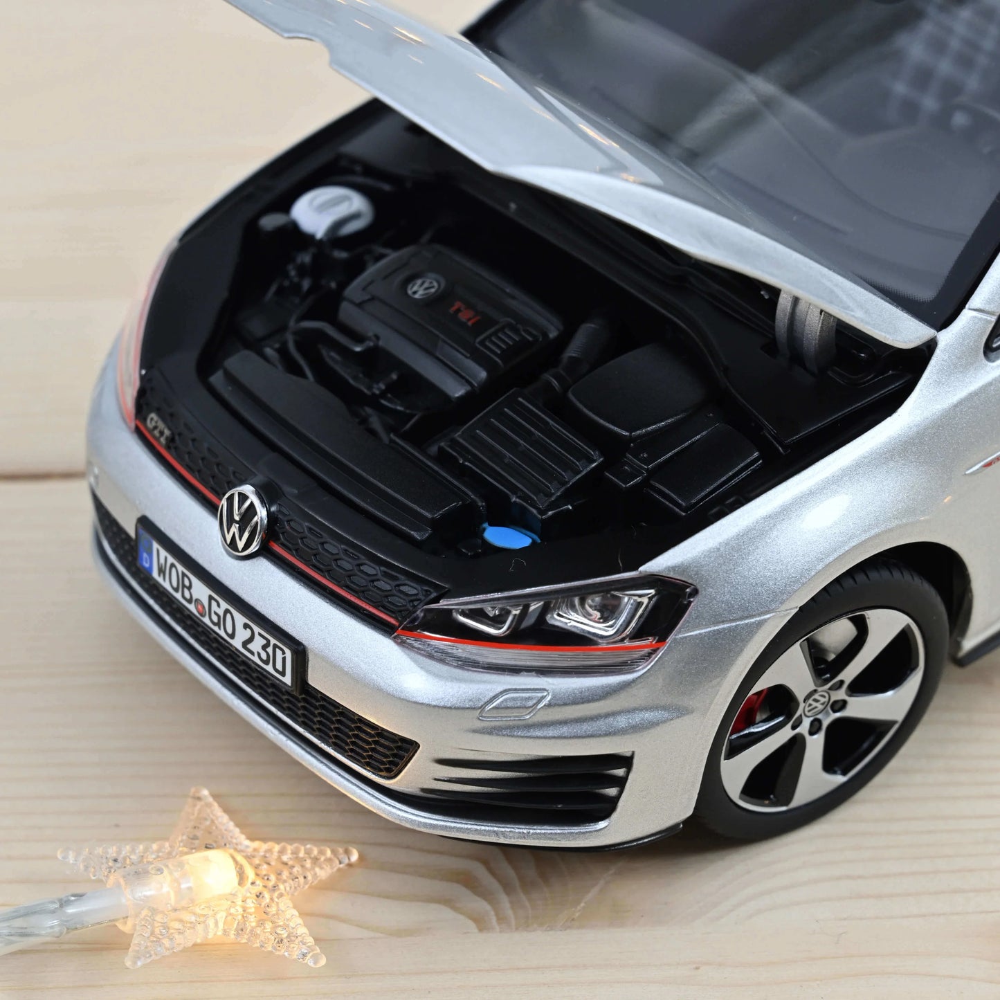 VW Golf GTI 2013 Reflex Silver – Norev