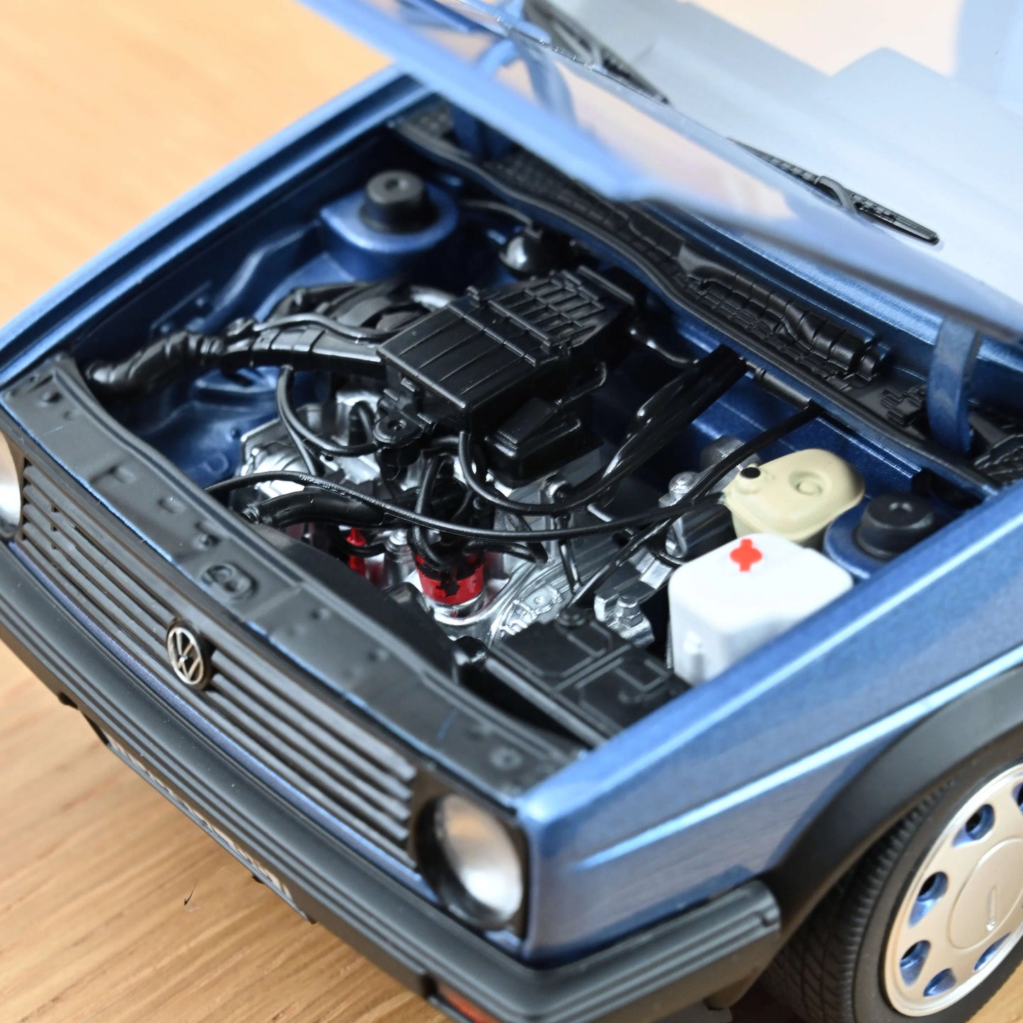 Volkswagen Golf 10 Million – 1988 – Star Blue Metallic – 1:18 – Norev