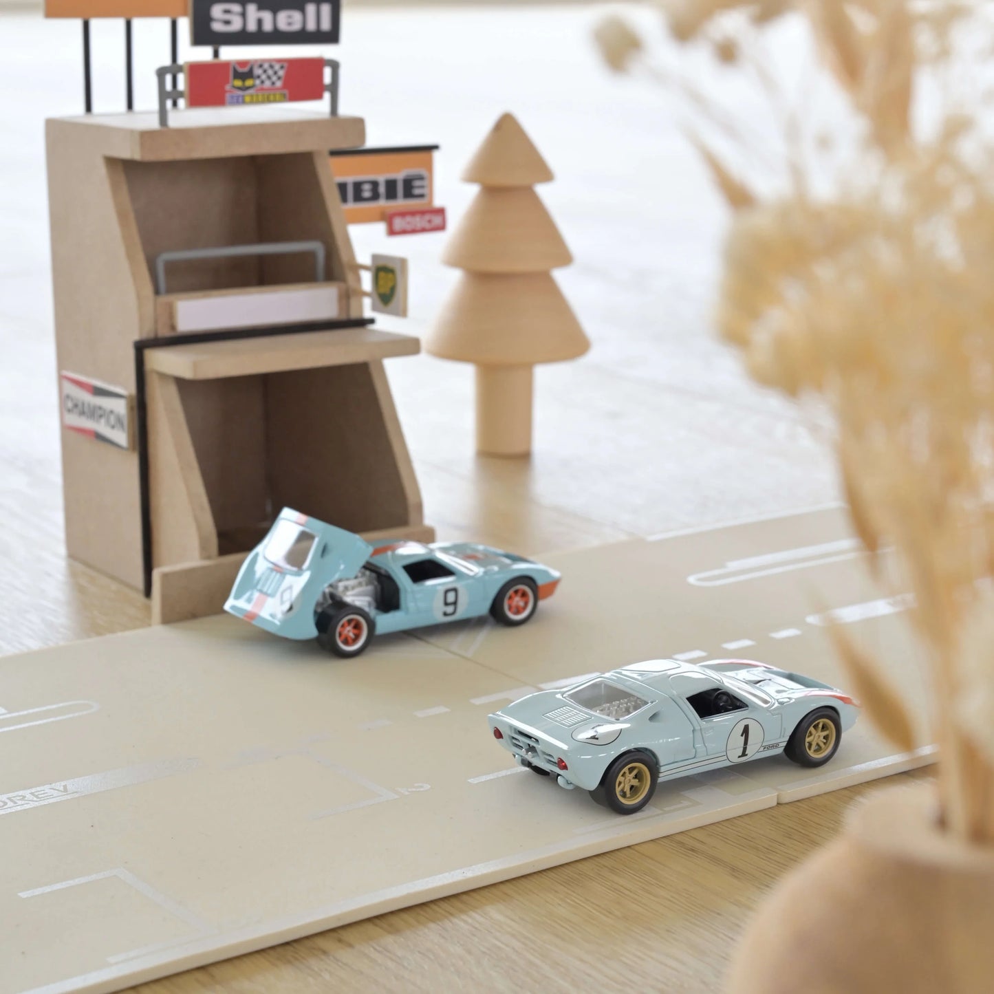 Ford GT40 1966 n°1 Jet‑Car 1:43 – Norev