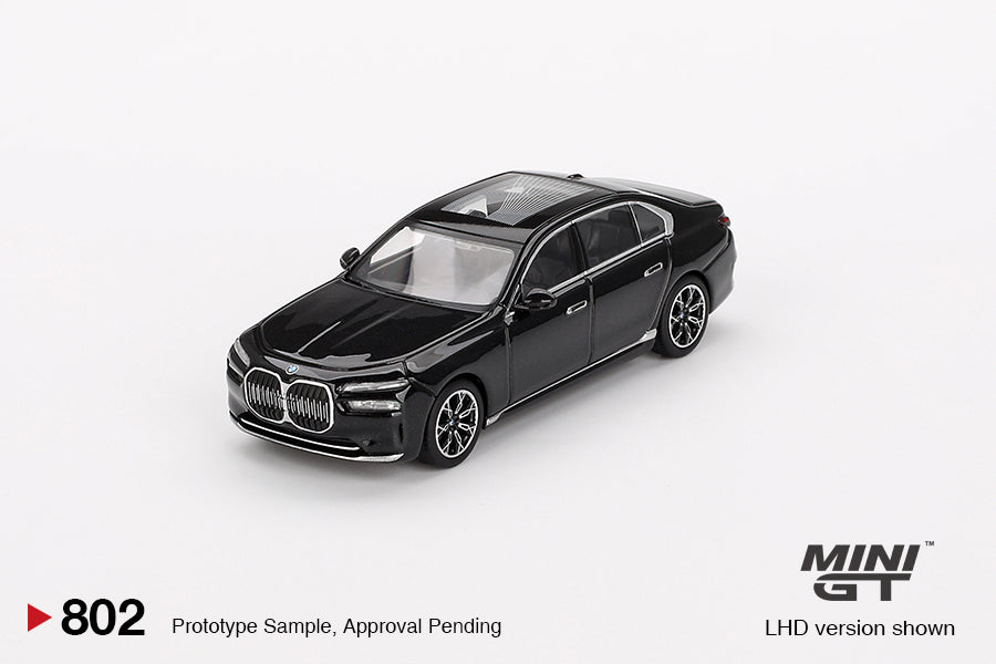 BMW i7 xDrive60 – Black Sapphire – MiniGT