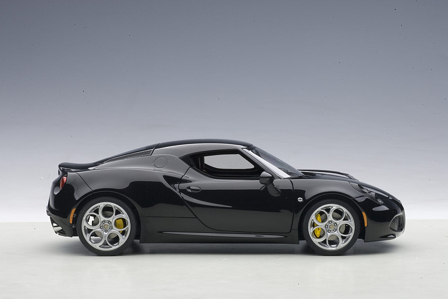 Alfa Romeo 4C – 2013 – Gloss Black – Autoart